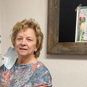 Meet your Posher, Gloria